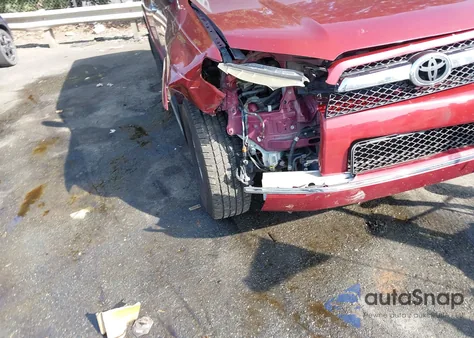 2013 Toyota 4Runner Sr5 z USA, uszkodzony, nr VIN JTEBU5JR1D5116206